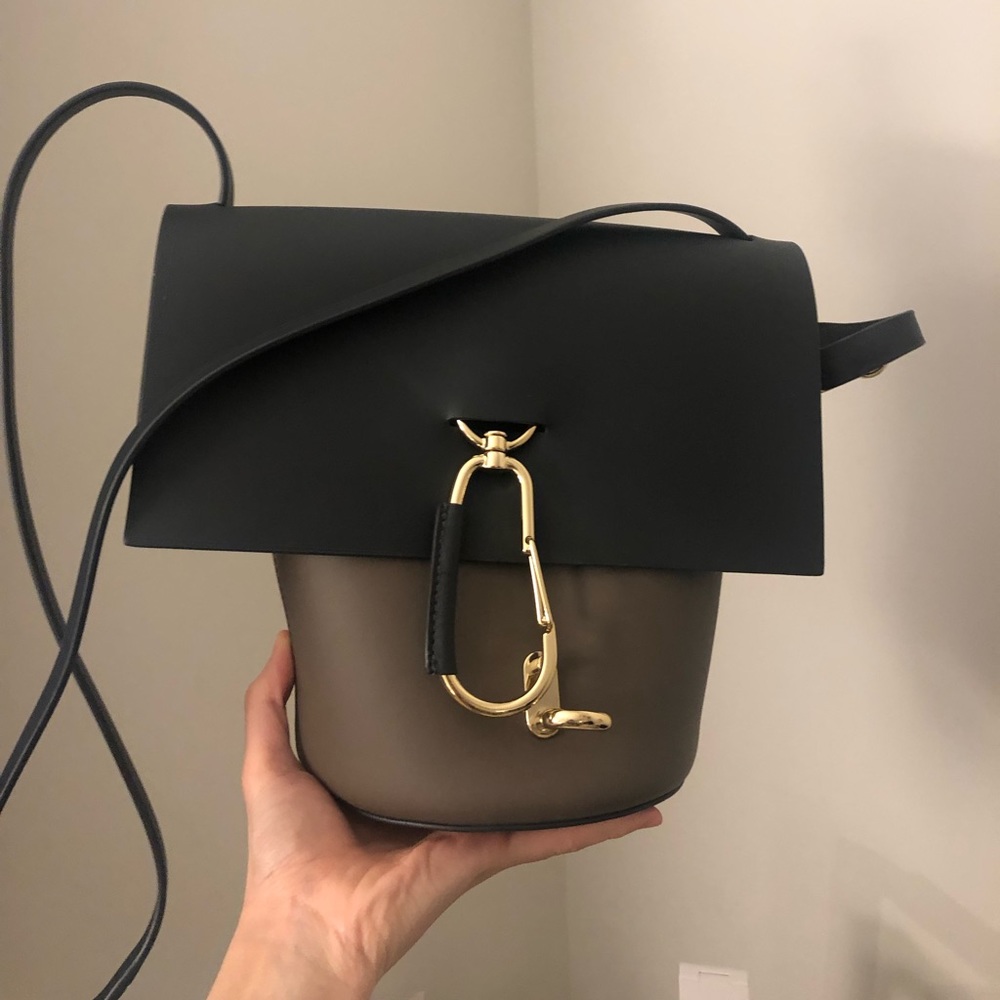 Zac Posen belay bucket bag almost new